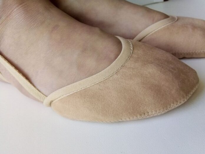 slippers for arthritis